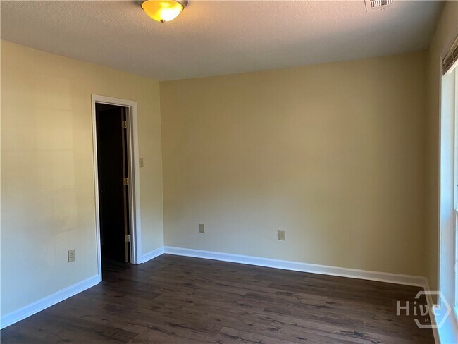 Building Photo - 1401 King George Blvd