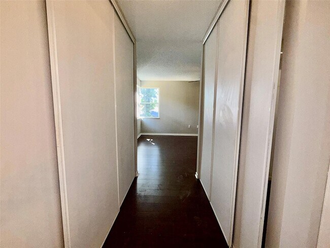 Building Photo - 8743 NW 6th Ct