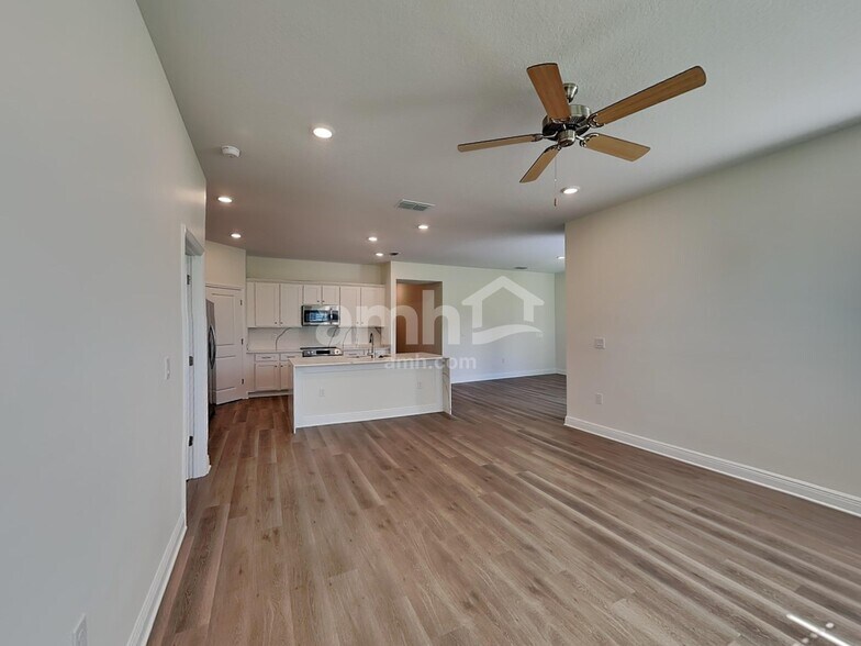 Building Photo - 3775 Lake Bluff Loop