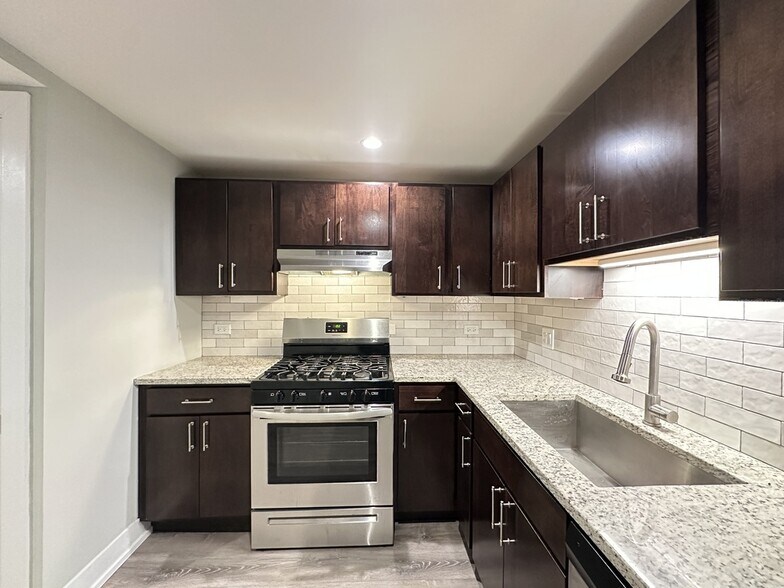 Building Photo - 1149 Maple Ave