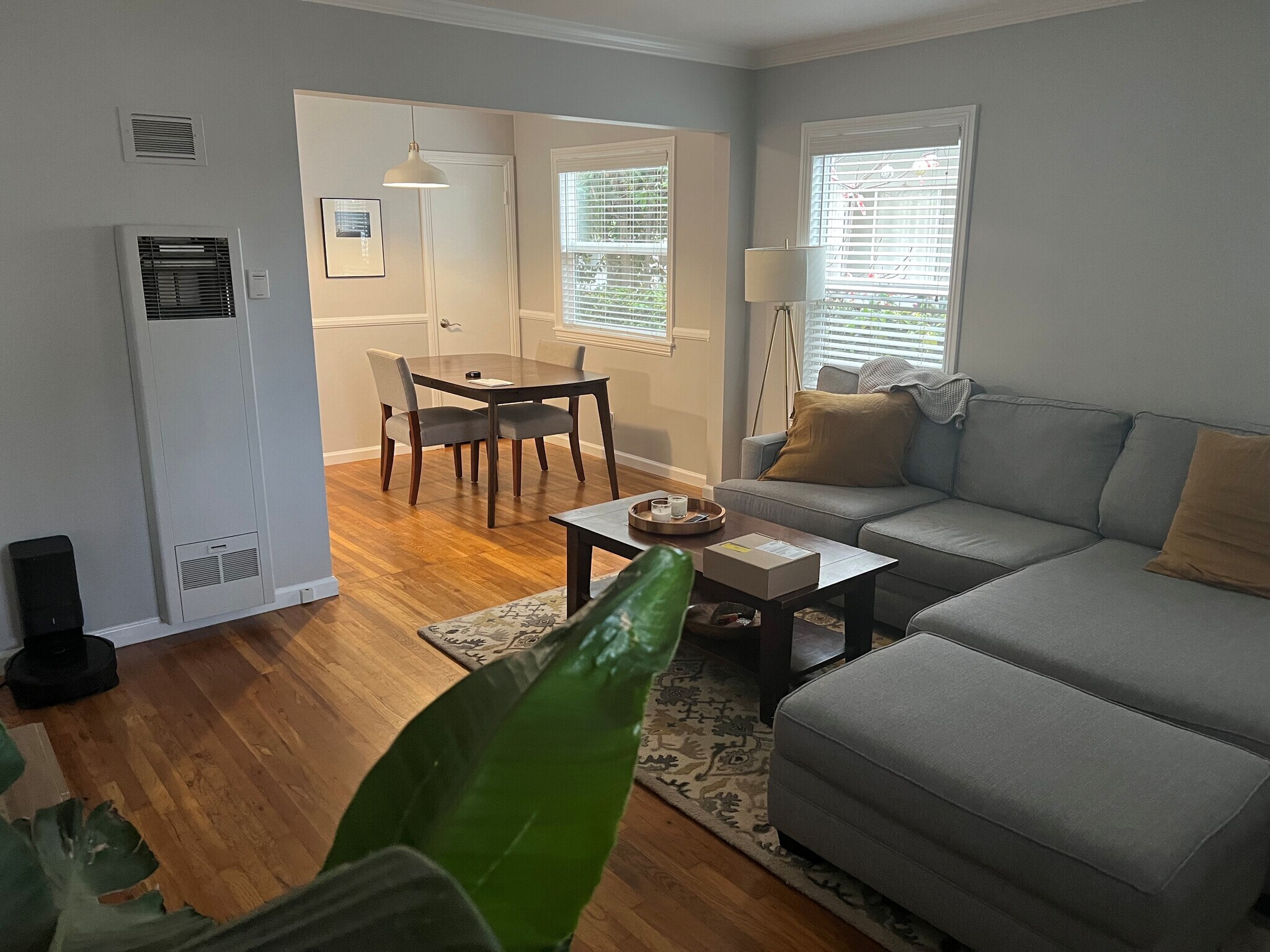 dining room - 12711 Venice Blvd
