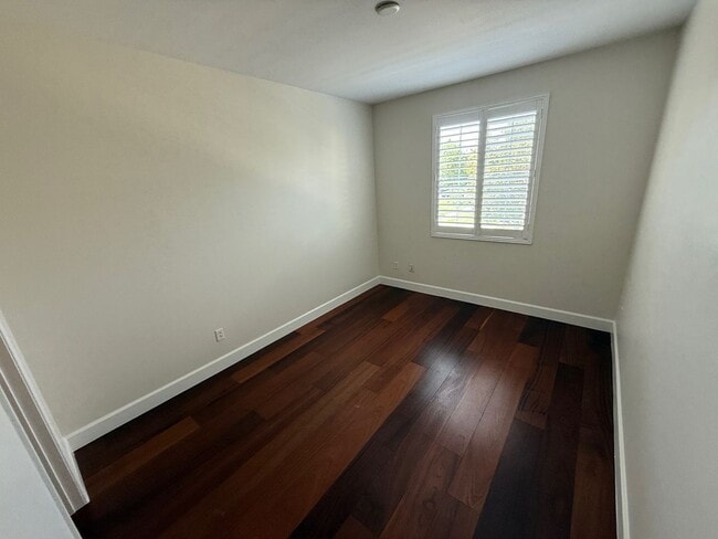 Building Photo - 3-Bedroom Townhome with Community Pool & S...