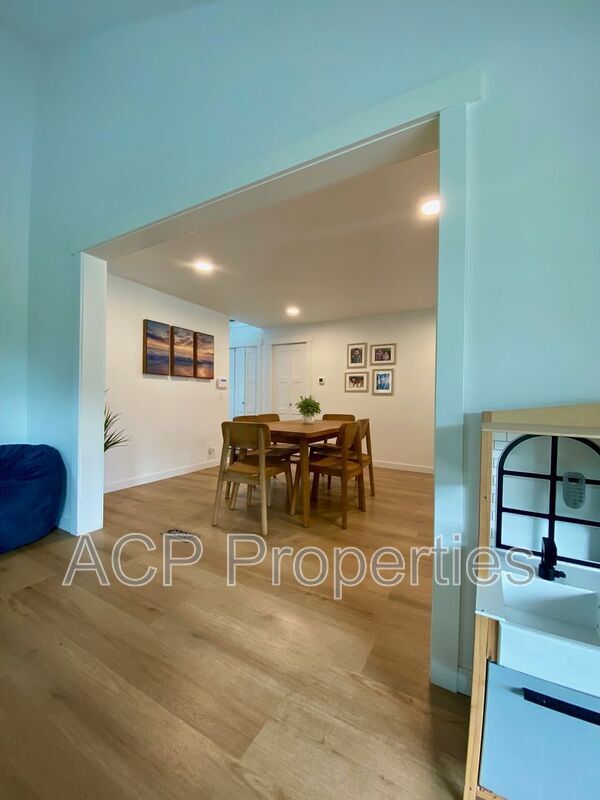 Building Photo - 406 Arrowhead Ln