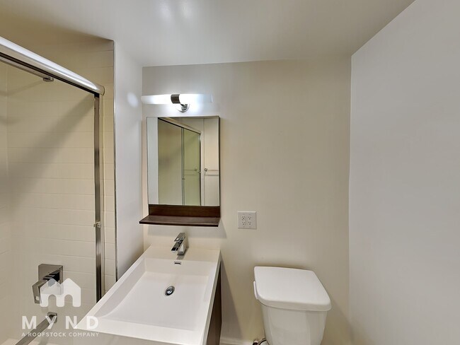 Building Photo - 1080 Sutter St
