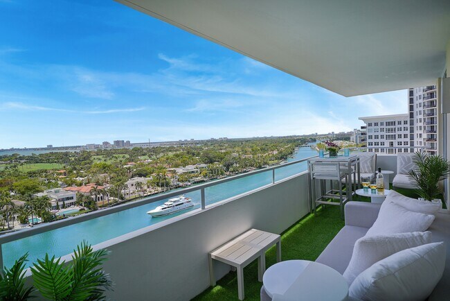 Building Photo - 5600 Collins Ave