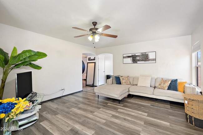 Building Photo - 12036 W Larkspur Rd