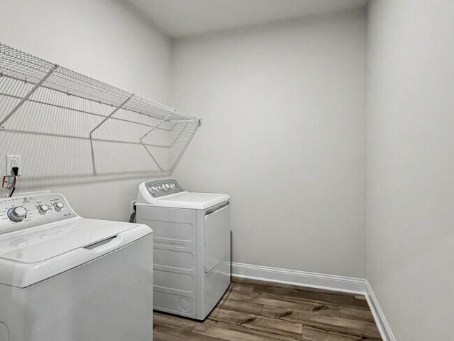 Building Photo - 7461 Linda Vis Ln