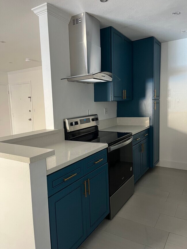 Building Photo - 5328 Newcastle Ave