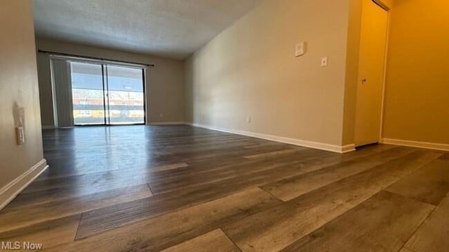 Building Photo - 1263 Lost Nation Rd