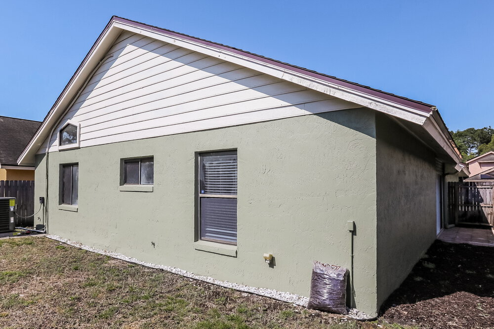 Building Photo - 3304 S St Lucie Dr