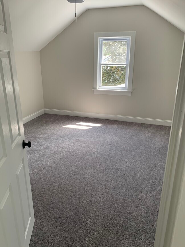 Building Photo - 624 Lafayette Ave