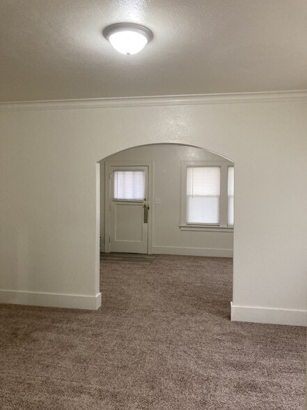 Building Photo - 817 W Nebraska Ave