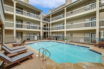 Building Photo - 4800 W Lovers Ln