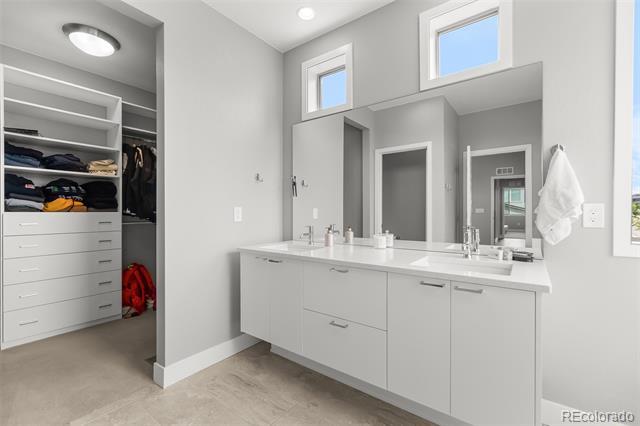 Building Photo - 9657 Taylor River Cir