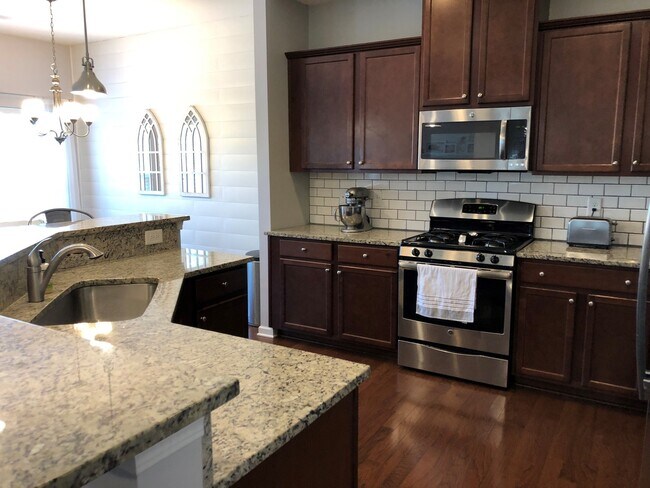 Building Photo - 4 Bedroom 2.5 Bath House in Cane Bay Plantation - Summerville