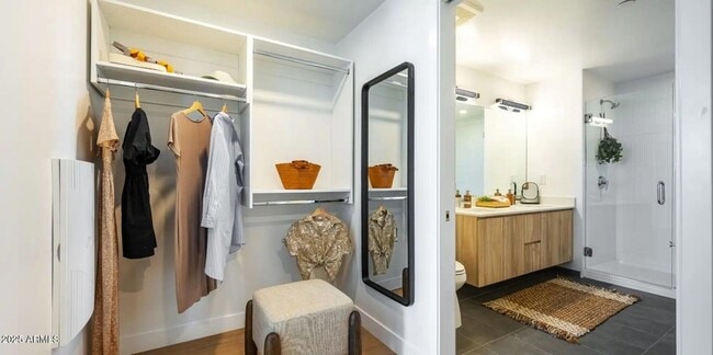 Building Photo - 817 N 6th St