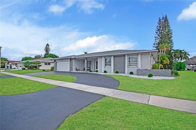 Building Photo - 406 Sailboat Cir