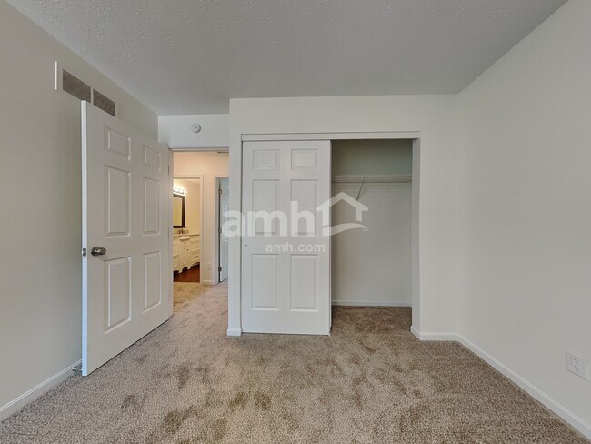 Building Photo - 1335 Wingate Dr