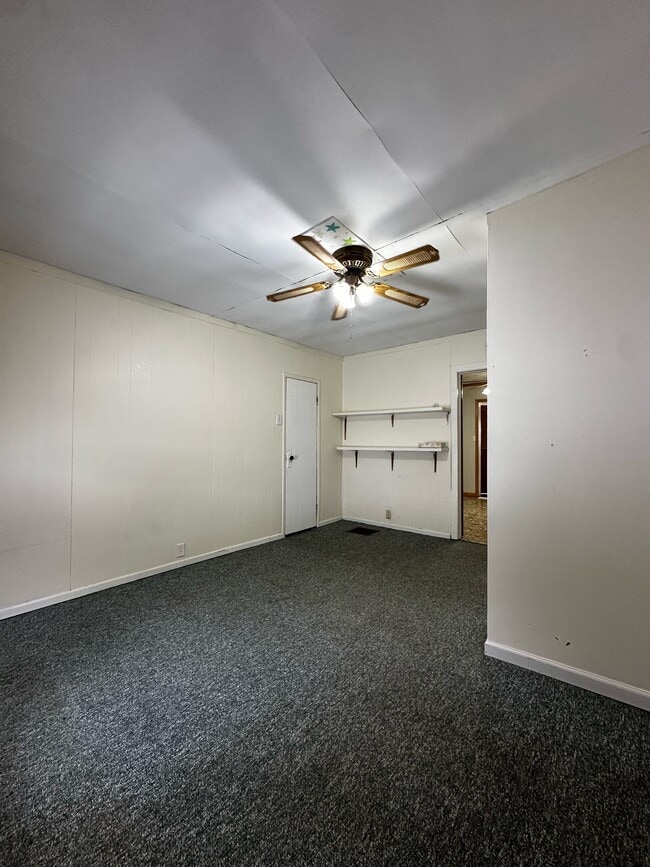 Building Photo - 223 Vinegar Hill Rd