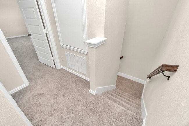 Building Photo - 1502 Revolution Way