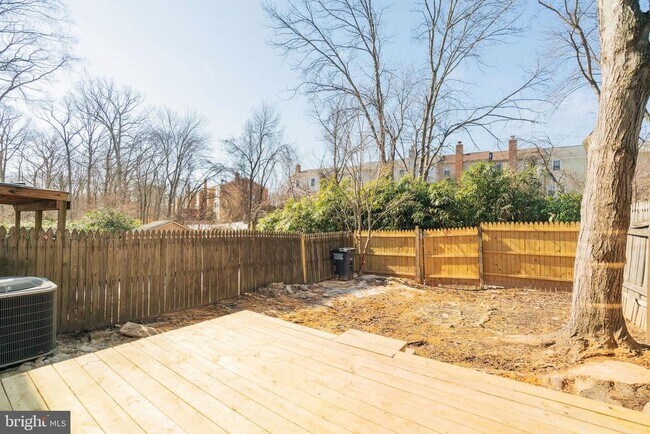 Building Photo - 12346 Woodlawn Ct