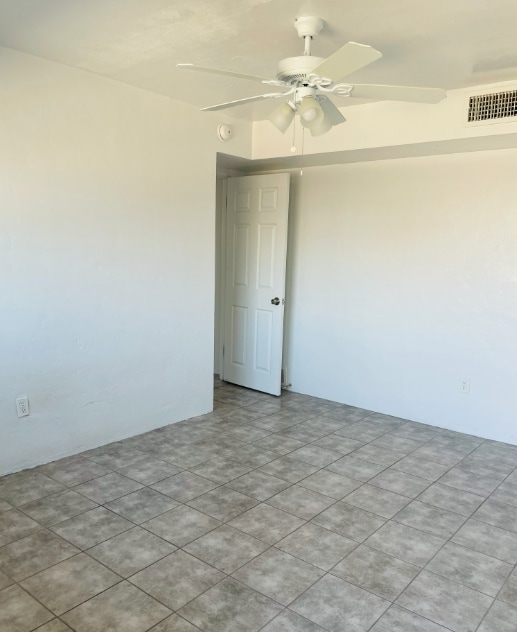 Building Photo - Expansive Elegant and Modern Stunning 3 Bedroom 2 Bath Townhome