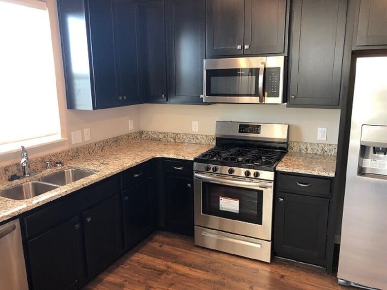 Building Photo - 8773 Granite Ln