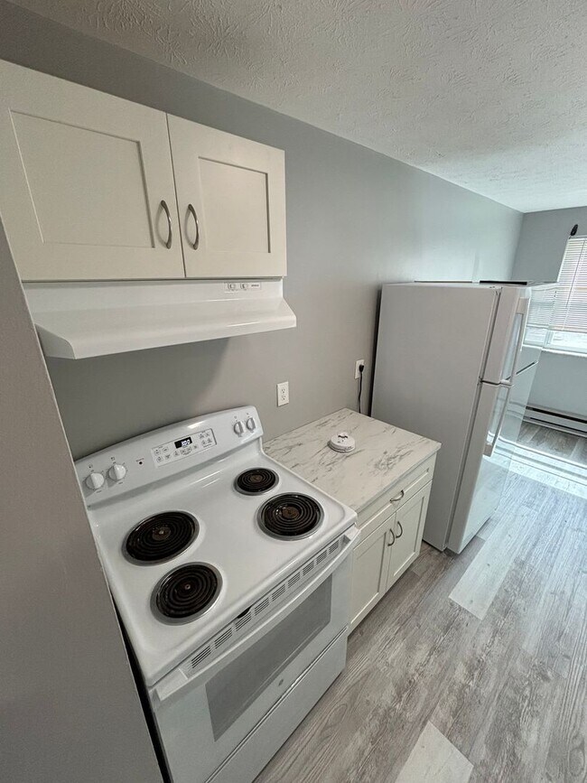 Building Photo - 4430 Glendale Dr