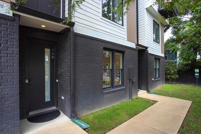 Building Photo - 1708 8th Ave S