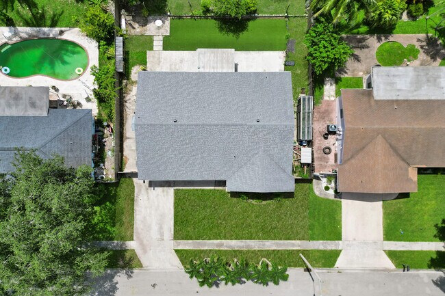 Building Photo - 855 NW 80th Terrace
