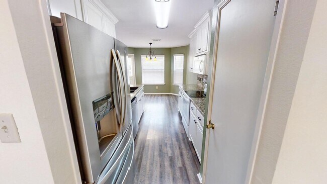 Building Photo - 2308 Darwin Cir