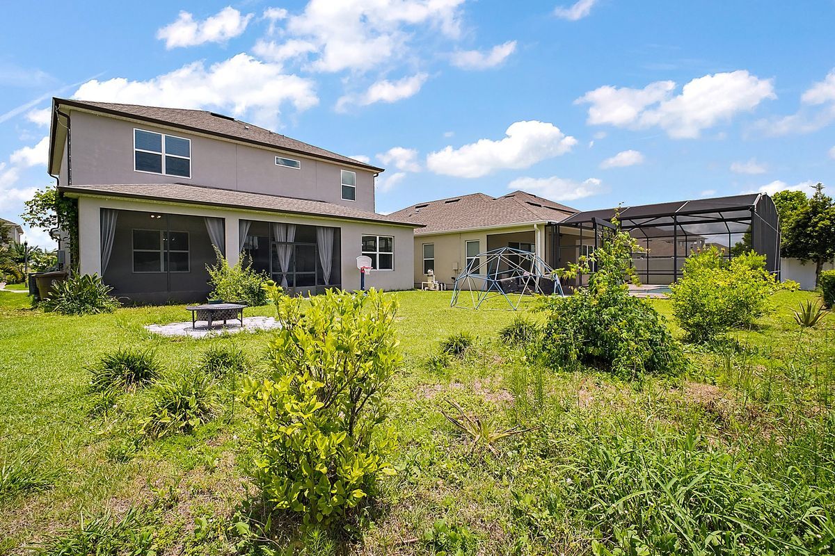 Building Photo - 9153 Carmela Ave