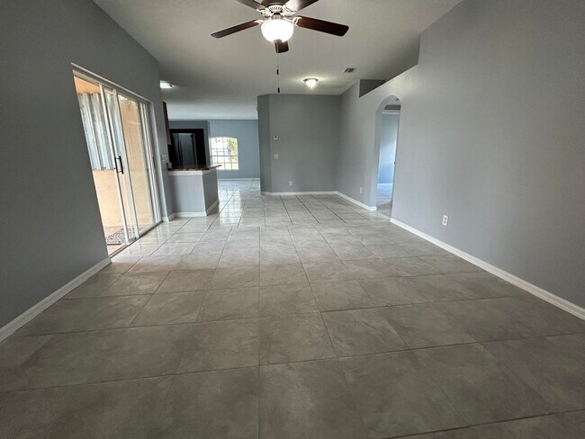 Building Photo - 974 SE Albatross Ave