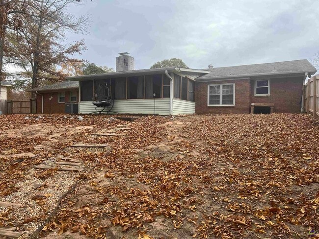 Building Photo - 409 Forest Lake Dr