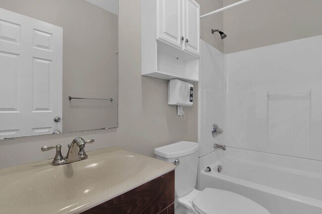 Building Photo - Incredible Super Studio