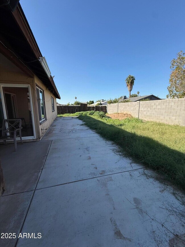 Building Photo - 8738 W Columbus Ave