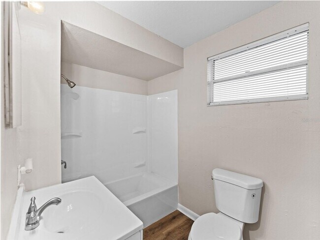 Building Photo - 1602 E New Orleans Ave