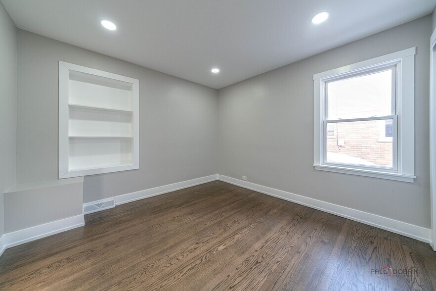 3rd bedroom main floor - 119 S Pine St