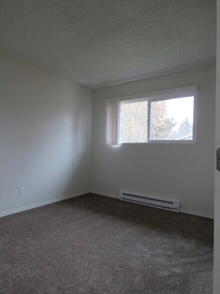 Building Photo - 17300 SW Merlo Rd