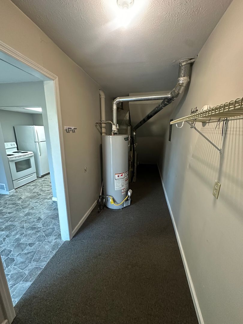 Building Photo - 1572 Elizabeth St