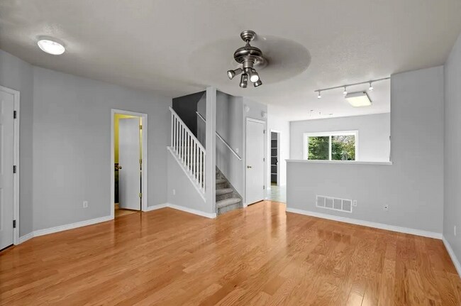 Building Photo - 6124 Scottsbluff Dr