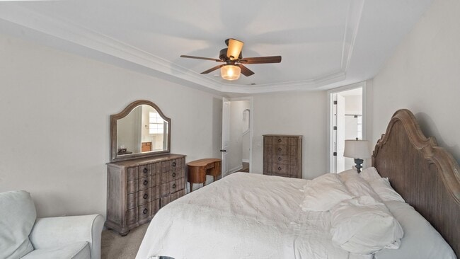 Building Photo - Spacious 6-Bedroom Waterfront Home in Richmond Hill, GA