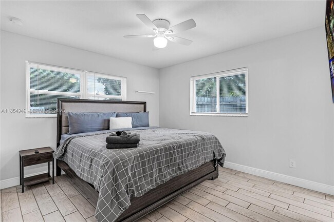 Building Photo - 6660 Custer St