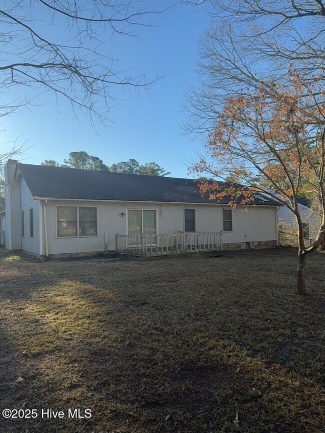 Building Photo - 30 East Dr
