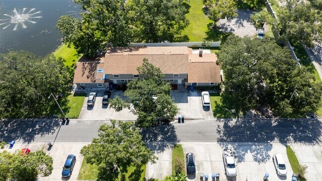 Building Photo - 10132 Lake Oak Cir