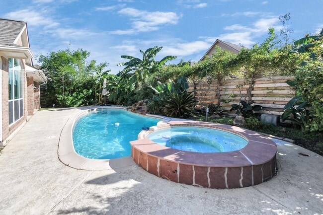 Building Photo - 3506 Paluxy Cir