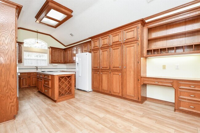 Building Photo - 1511 Beaconshire