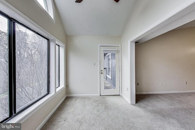 Building Photo - 896 Windbrooke Dr