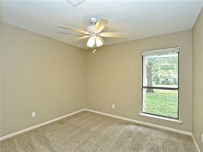 Building Photo - 6206 Sun Vista Dr