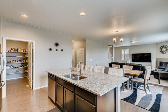 Building Photo - Lovely, Spacious Home in Arvada's Leyden Rock Neighborhood - Available July 6th!